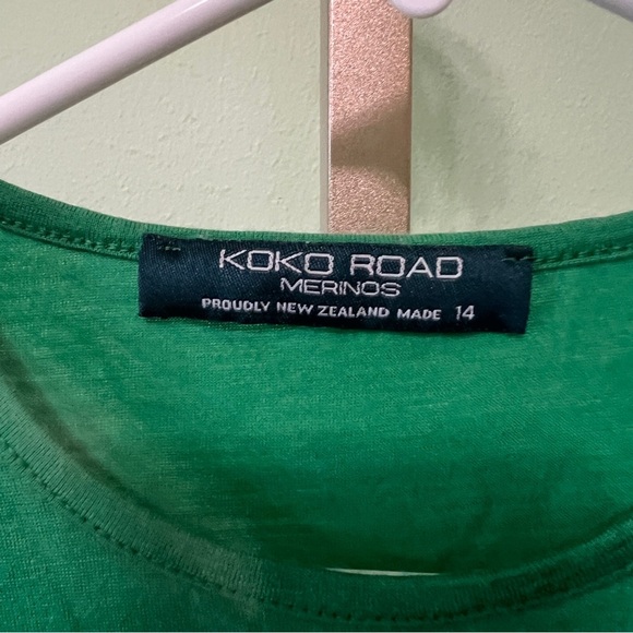 Koko Road long sleeve crew neck wool t shirt Green NZ 14 - Picture 2 of 5